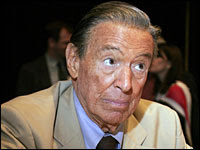 Veteran journalist Mike Wallace