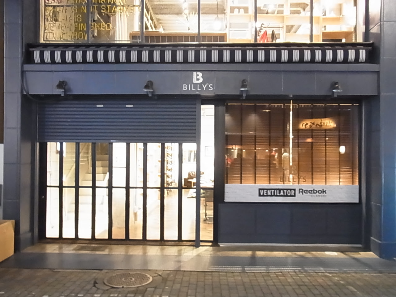 アパレル 飲食店舗サイン 大阪 神戸の看板デザインはリサインズ 看板 サイン Led カッティング文字 企画製作 取付施工の看板屋