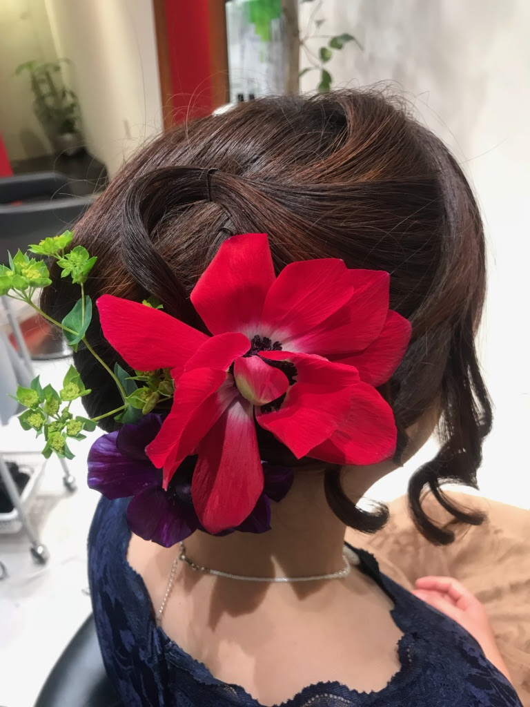 生花を使ったヘアアップスタイルでいざ結婚式へ Blog 新感覚の