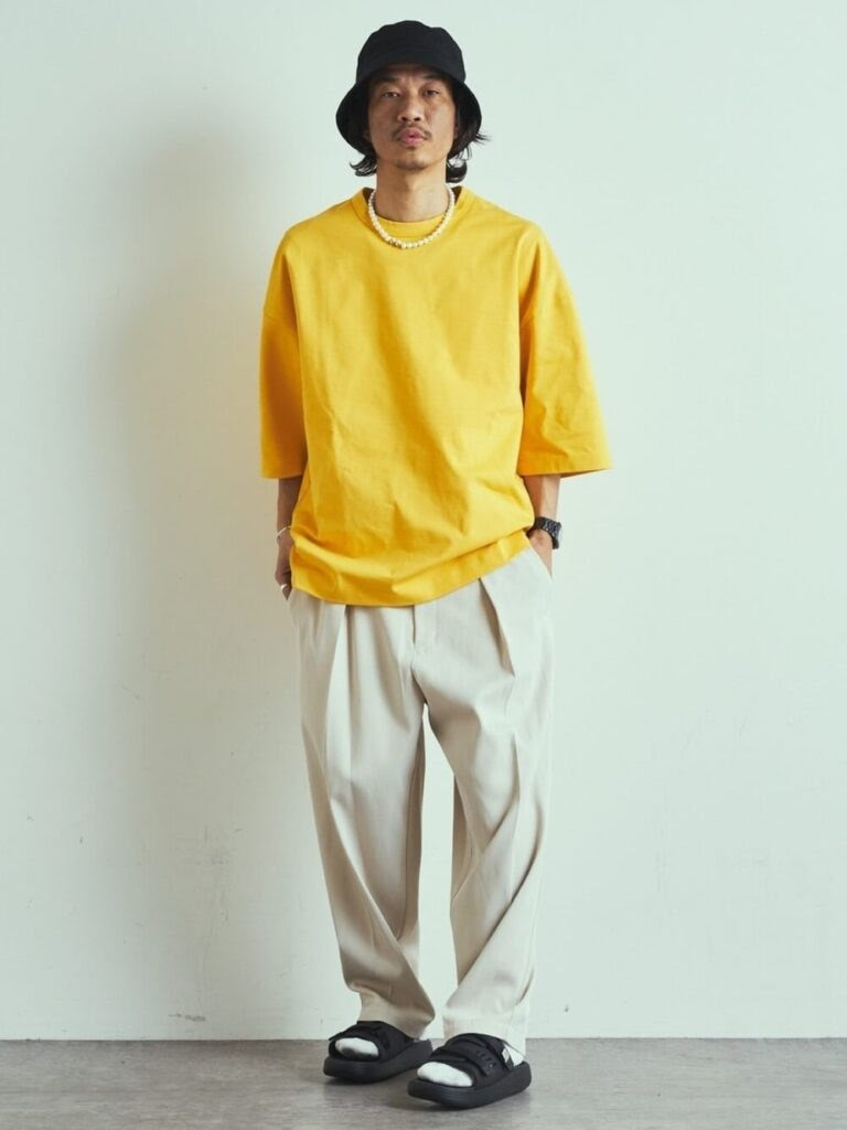 Tシャツ 黄色 のメンズのコーデ 人気の黄色のtシャツを紹介
