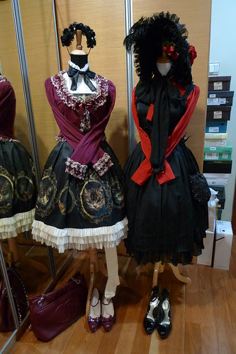 Double Mannequin Snap! Evening-Inspired