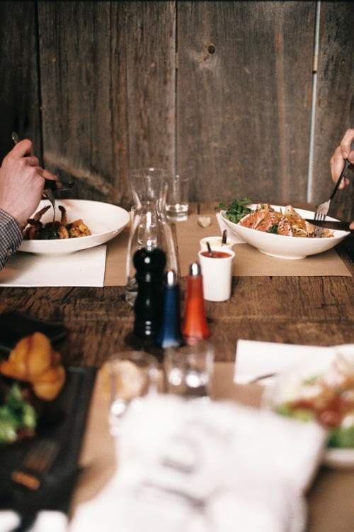 squaremeal:

(via For two / jean-baptiste sinniger)

