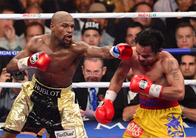 Mayweather khoe triệu đô, ném tiền cho khán giả - ảnh thể thao