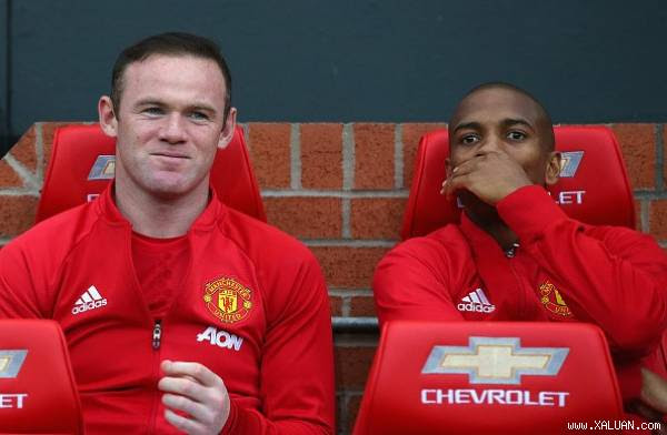 Mourinho chốt tương lai của Rooney và Young