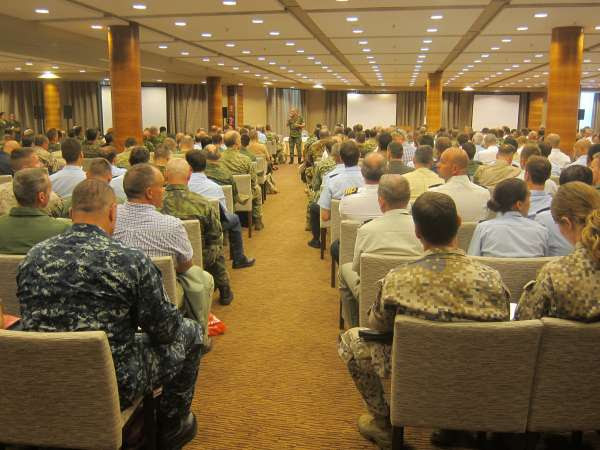 Unos 900 militares preparan en Valencia 