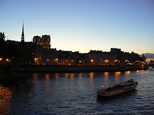 notre dame la nuit.jpg