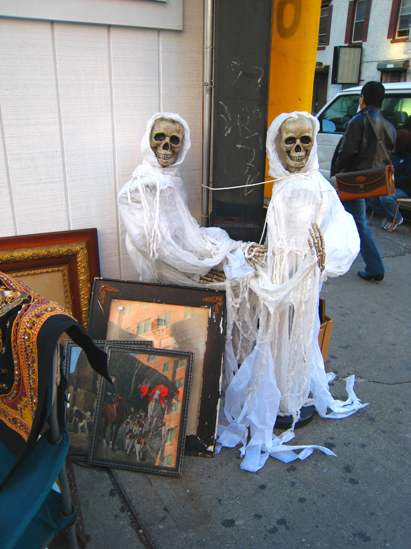 A Day at the Antiques Market
