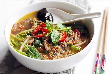 http://www.rasamalaysia.com/uploaded_images/laksa/laksa_s.jpg