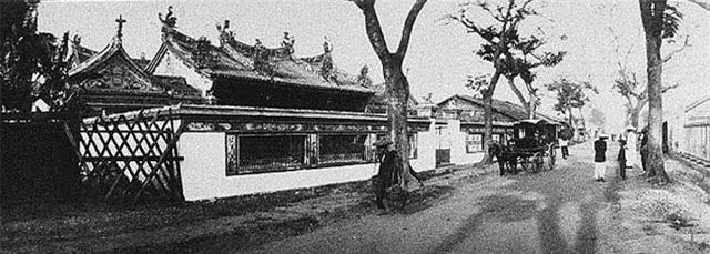 Một ngôi chùa Việt cổ (năm 1900).