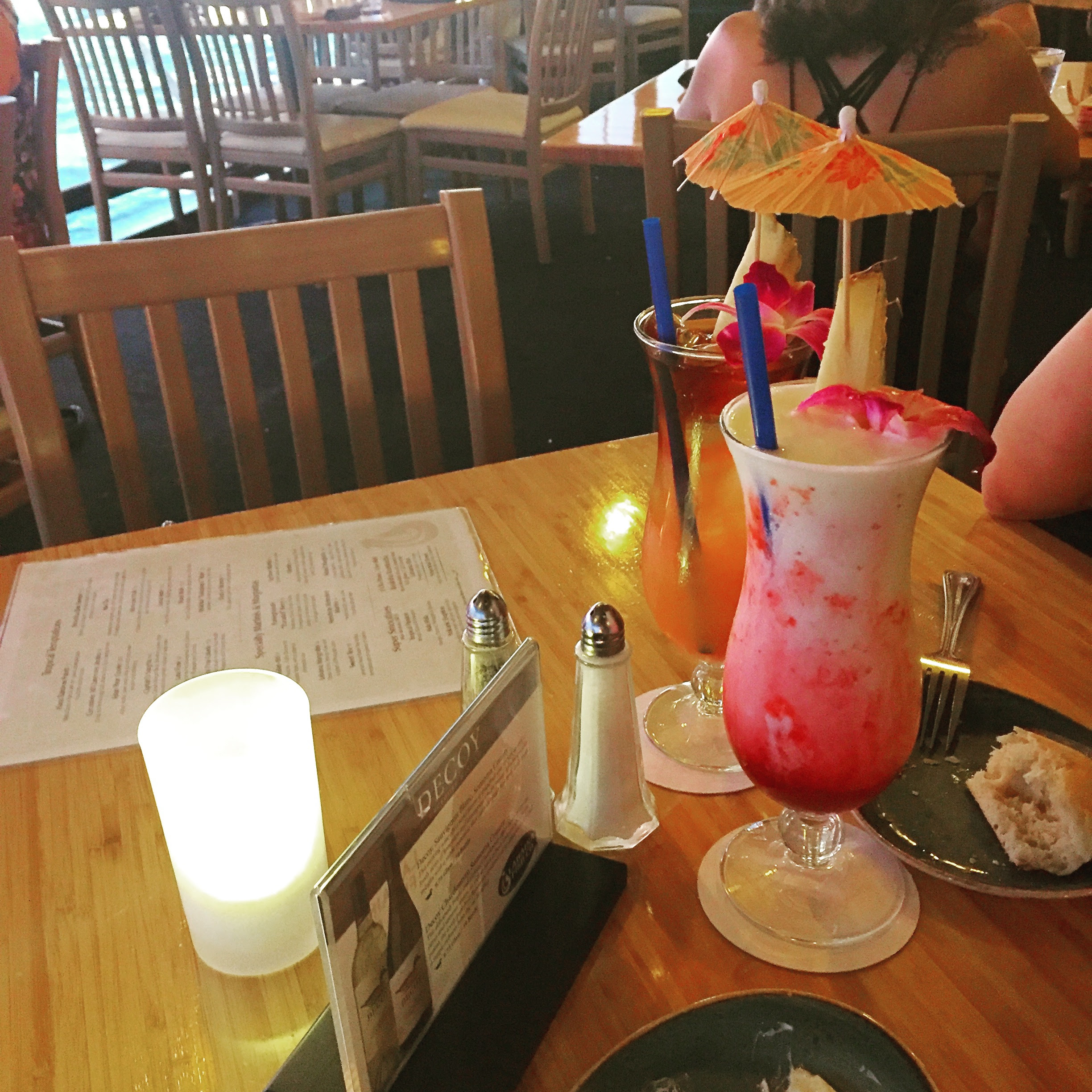 Lahaina Fish Co.，食物其實一般。要推薦的是這裏的地理位置，如果能坐到比較靠近窗邊的位置能看着日落享用晚餐。