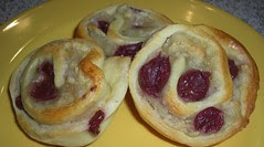 Marzipan-Kirsch-Schnecken hausgemacht - Sticky buns with marzipan and cherries homemade