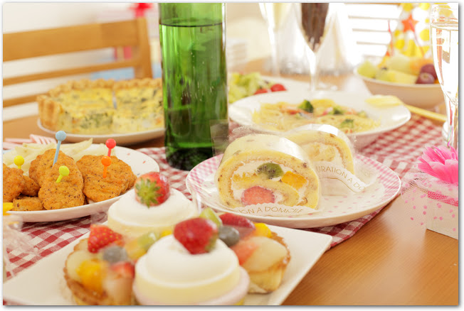 クリスマスパーティー子供と持ち寄りなら 料理は プレゼント交換は