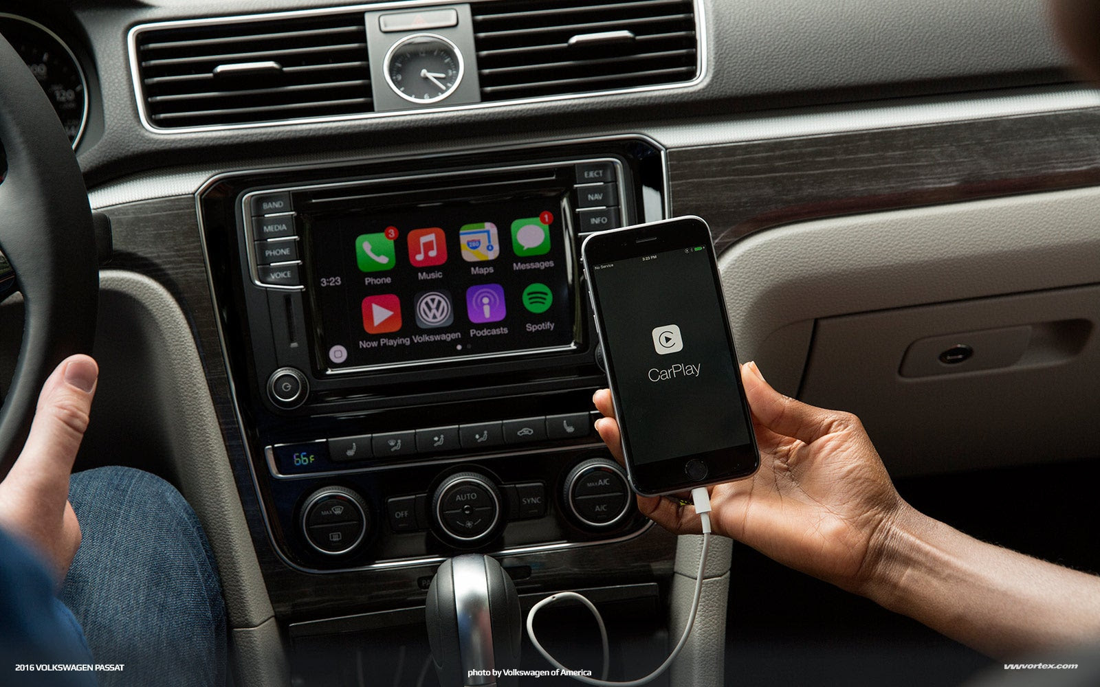 2016-volkswagen-passat-393