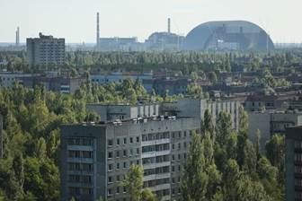 https://slon.ru/images/photos/large/da89e7324cee418296c8f70bca861ed0.jpeg