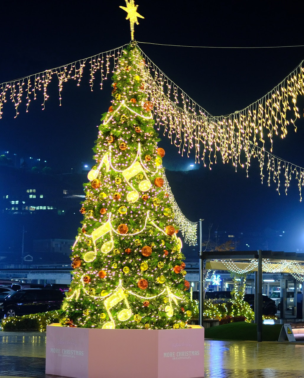 イオンモール広島祇園で本日11 3 土 17 30 クリスマスツリー点灯式を開催