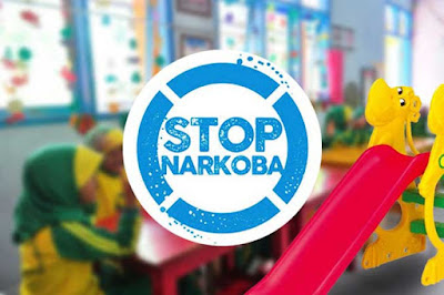 Ambon, Malukupost.com - Badan Narkotika Nasional Provinsi Maluku meminta para orang tua untuk lebih peduli dan memberikan perhatian serta kasih sayang yang penuh kepada anak-anak, agar terhindar dari ancaman bahaya narkoba. "Sesibuk apapun, orang tua perlu lebih memperhatikan anak-anak. Walaupun bapak dan ibu bekerja, tetapi kembali ke rumah harus memberikan waktu untuk anak-anak," kata Kepala Bidang Rehabilitasi Badan Narkotika Nasional Provinsi (BNNP) Maluku, Maruli Leo Porman Simatupang di Ambon, Sabtu (7/10).