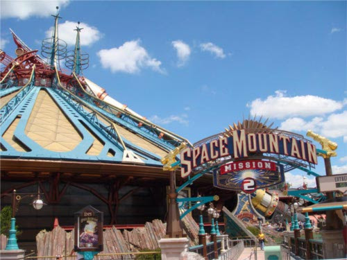 ディズニーランド パリのスペースマウンテンは東京ディズニーランドの2倍速い ディズニー裏話 雑学 トリビアが2 000話以上 ディズニーブログ じゃみログ