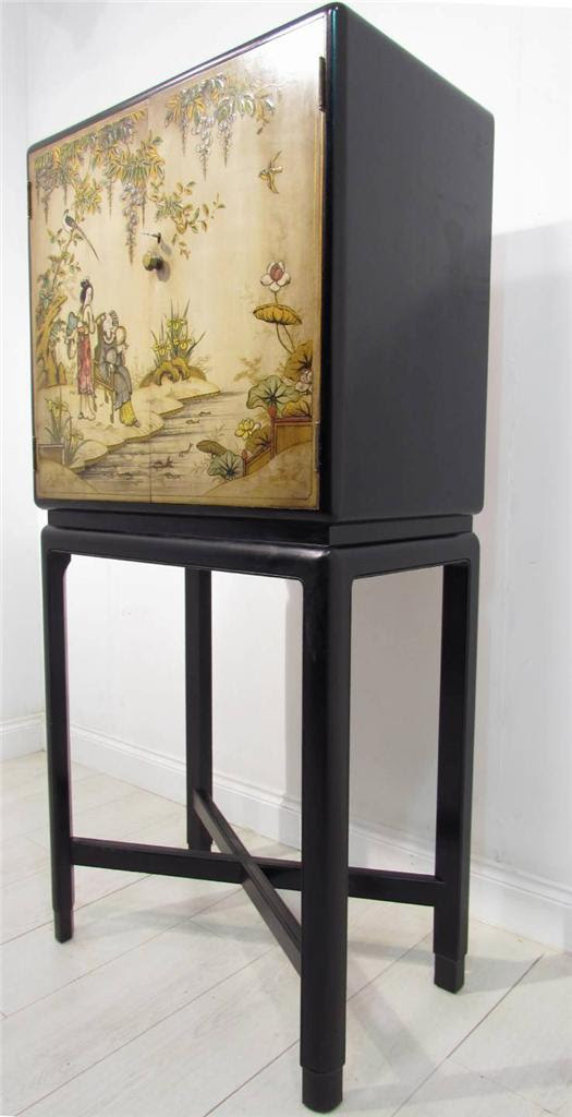 An Antique Decorative Chinese Hand Painted Cabinet on An Antique Decorative Chinese Hand Painted Cabinet on