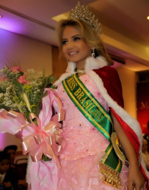 Ana Clara vai disputar o Mini Miss Universo no fim deste ano (Foto: Arquivo Pessoal)
