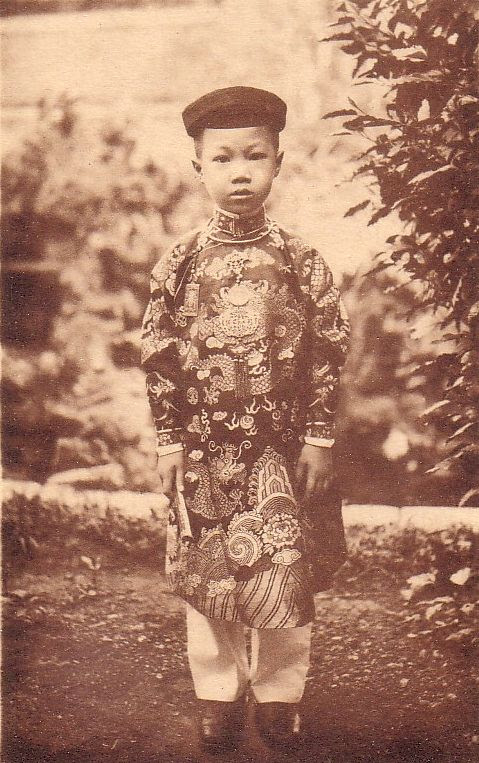 http://nguyentl.free.fr/autrefois/famille-royale/Prince_VinhThuy.jpg