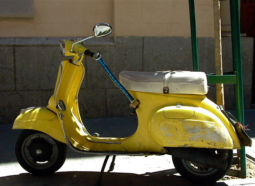 vespa yellow