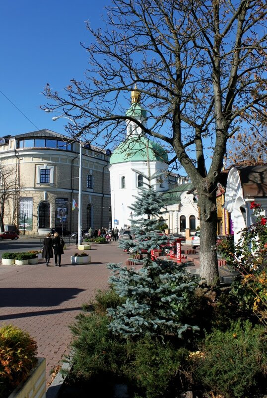 Угловая башня Печерской лавры
