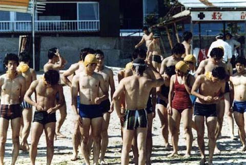 1980年 昭和55年 富海にて遠泳実習 教育学部