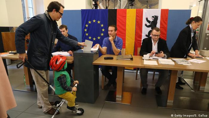 Bundestagswahl 2017 | Wahllokal in Berlin (Getty Images/S. Gallup)