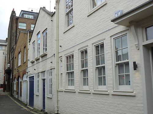ruelle Mayfair.jpg
