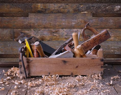 basic carpentry tools woodworking equipment  beginners