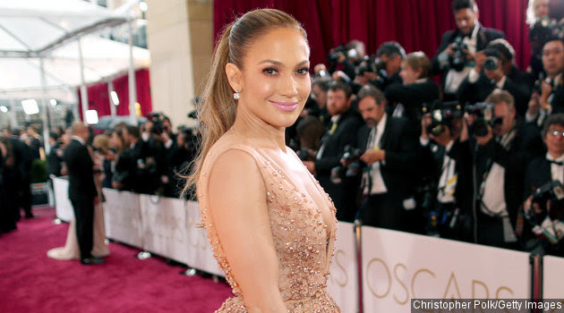  Gaun  Mewah Jennifer  Lopez  Nyaris Bikin Petaka di Oscar 2019