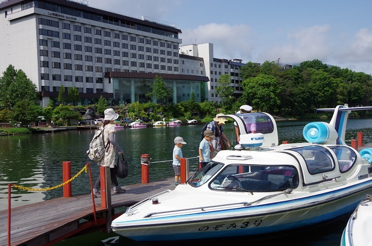 阿寒湖のモーターボートに乗る マーチャン農園２のブログ