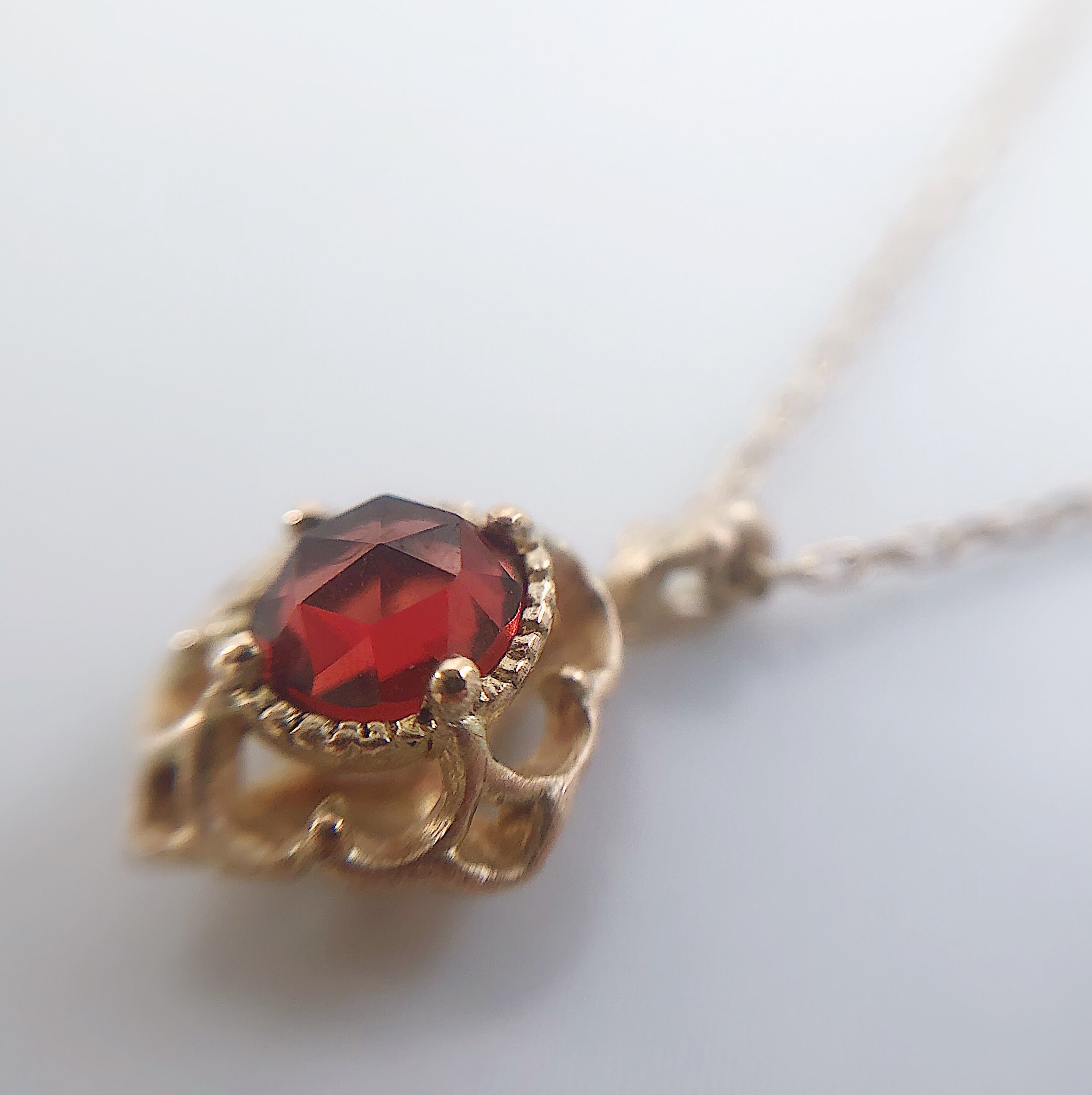 アネモネガーネット ネックレス Geodesique Web Shop