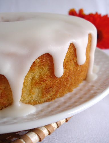 Coconut cake / Bolo de coco com casquinha de açúcar