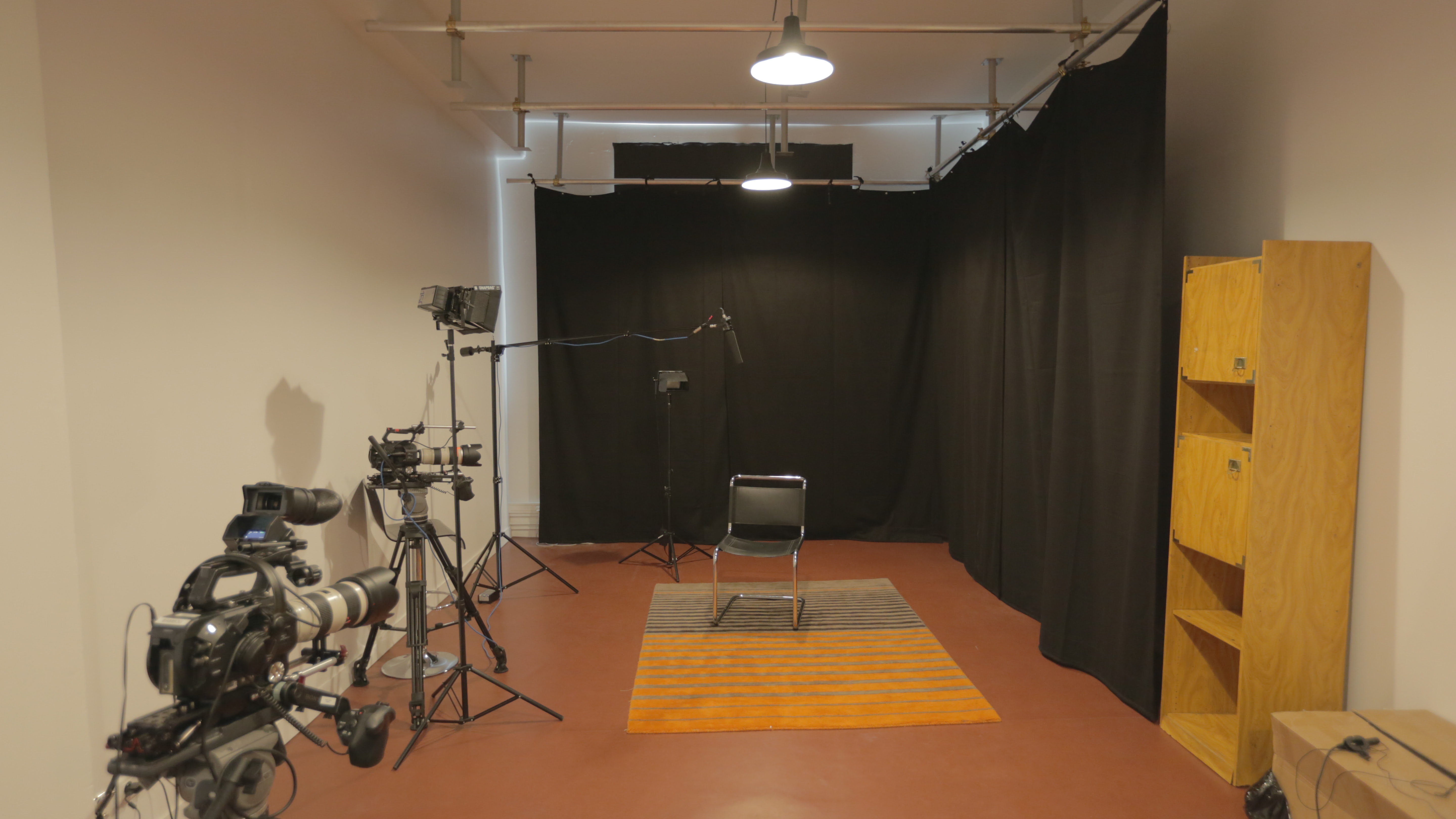 NOUVEAU STUDIO de tournage en plein coeur de Paris NOUVEAU STUDIO de tournage en plein coeur de Paris