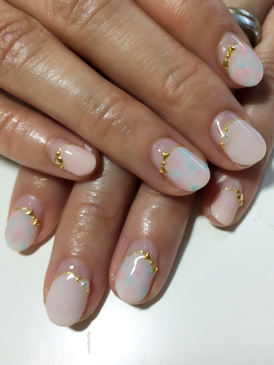 丸フレンチ リボンのジェルアート Nail Inn Meteor 大府市のネイルサロン