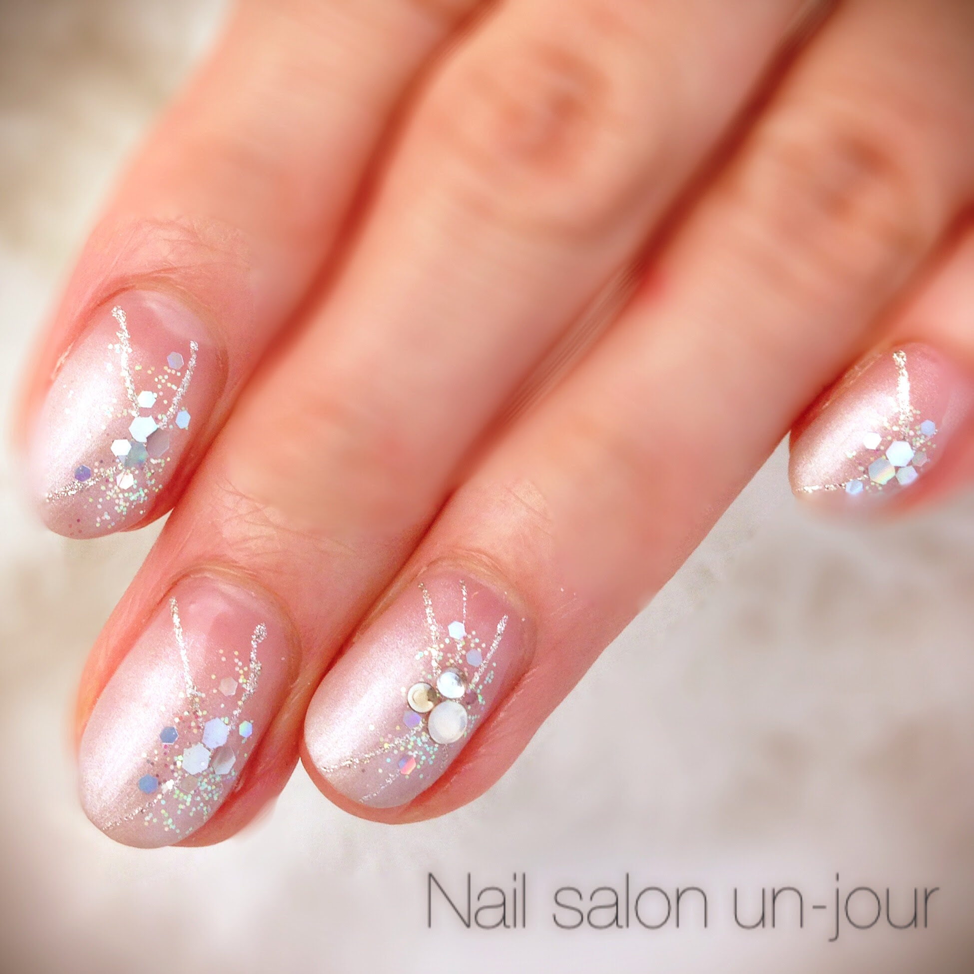 世界で1番綺麗な花嫁様になるために 短いお爪にもokなブライダルネイル ネイルサロンなら大阪 心斎橋の アンジュール