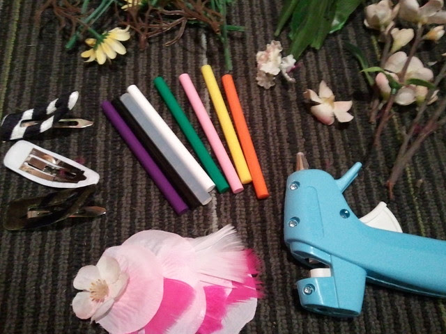 {FLAURETTES} craft night at look nook! Faux floral barrettes!