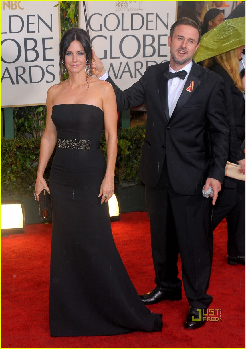 Courteney Cox Golden Globes 2010 Red Carpet Photo 2409397