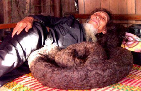 tran-van-hay-longest-hair4