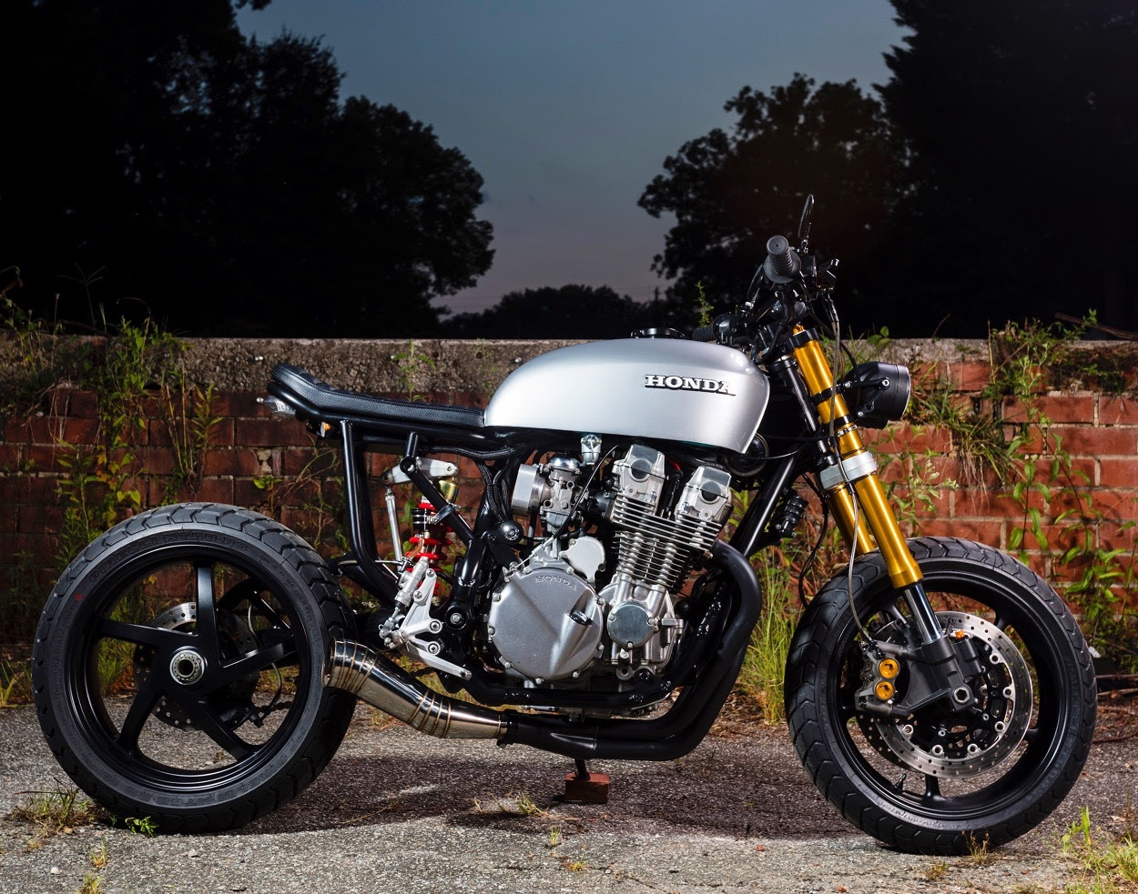 Honda Cb750 Nighthawk By Vandals Moto Bikebound