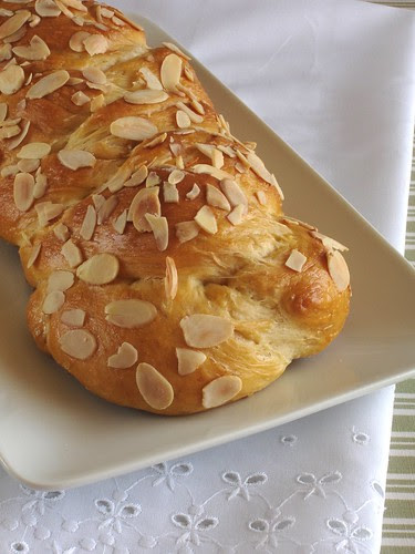 Cinnamon scented challah