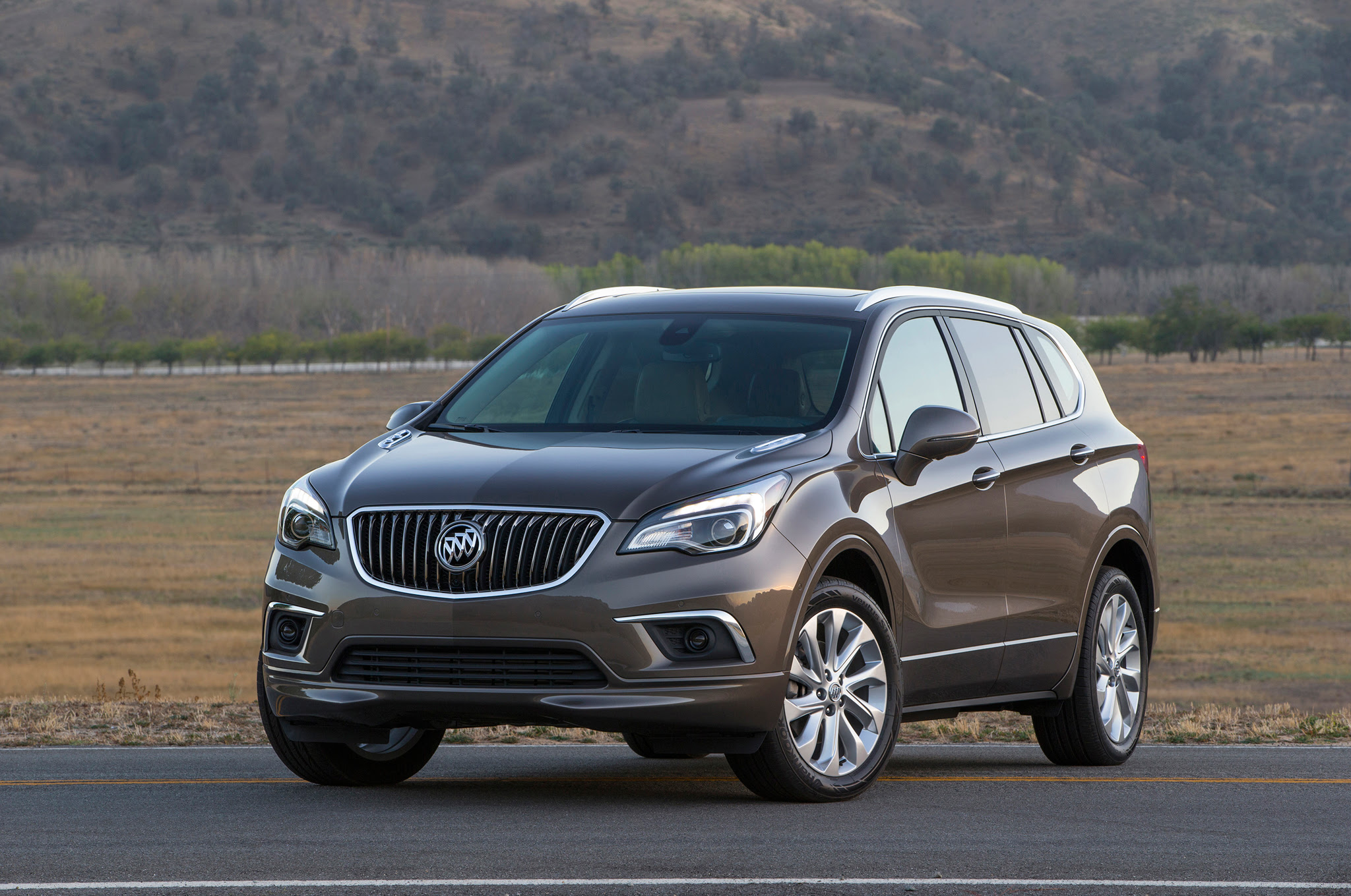 2016 Buick Envision front three quarter static