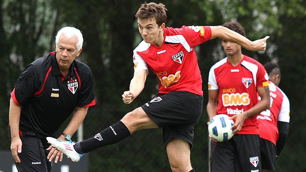 Dagoberto no treino do São Paulo (Foto: João Neto / VIPCOMM)