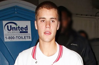 Apakah yang membuat Justin Bieber melakukan aksi kekerasan terhadap seorang fans? http://ift.tt/20kt43r - Berita Terkini Justin Bieber Terbaru Hari Ini -Justin Bieber kembali tersandung masalah hukum. Kini pelantun "Sorry" ini telah ditetapkan sebagai tersangka untuk kasus penyerangan yang dilakukannya pada Juni lalu. 
