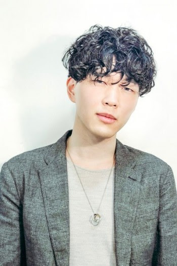 斜めバング耳かけ黒髪マッシュショートボブ似合わせ ヘアスタイル 美容院 美容室 モリオフロムロンドン 原宿本店 大宮 池袋 成増
