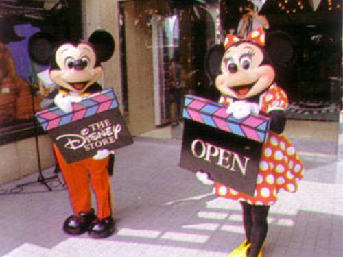 日本初のディズニーストア第1号店がオープンした場所 ディズニー裏話 雑学 トリビアが2 000話以上 ディズニーブログ じゃみログ