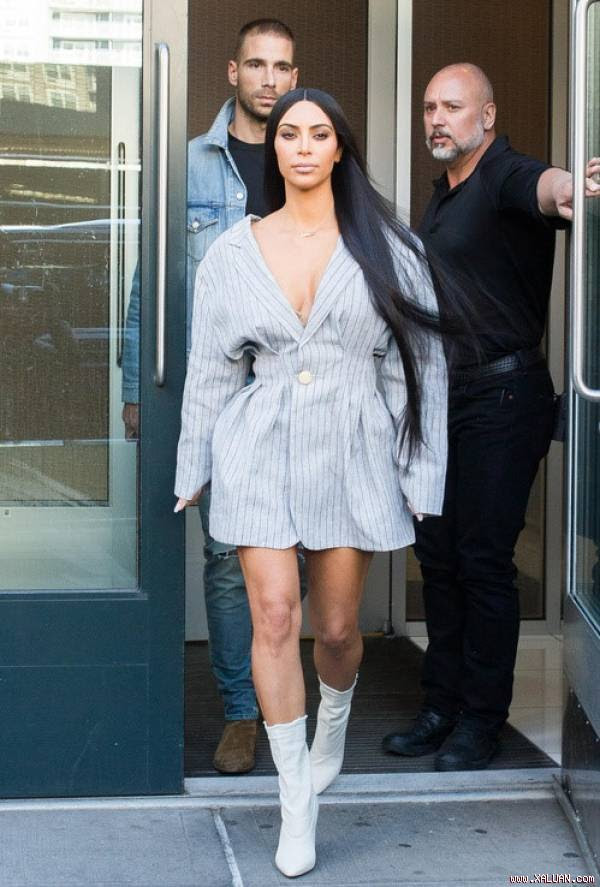 Kim ‘siêu vòng ba’ tránh xa Tuần lễ thời trang Paris