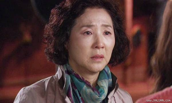 Mẹ đẻ bật khóc vì câu nói của thông gia giàu có