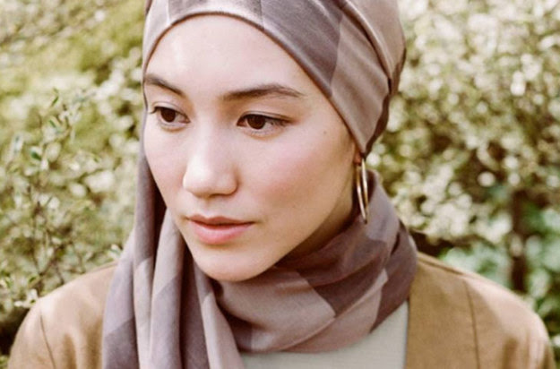 The line also includes hijabs in modern prints and colors.